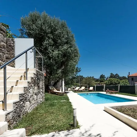 Mountain With Swimming Pool منزل ريفي كامينيا