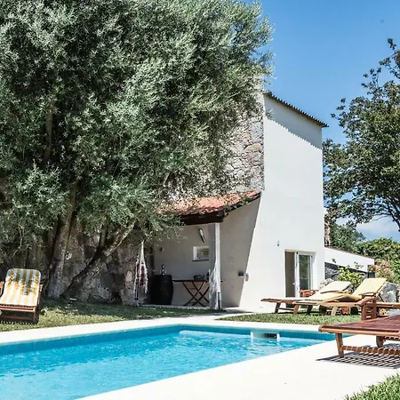 Mountain With Swimming Pool منزل ريفي كامينيا
