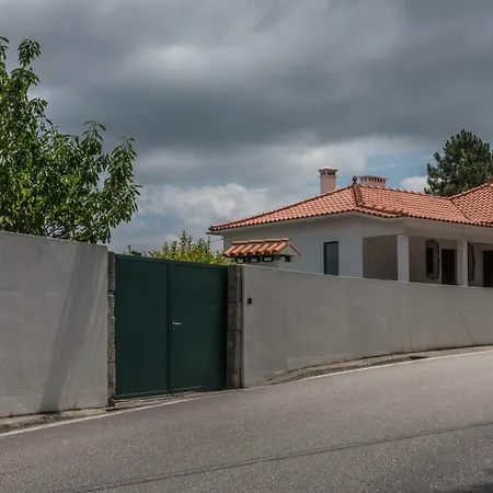 منزل ريفي Mountain With Swimming Pool كامينيا
